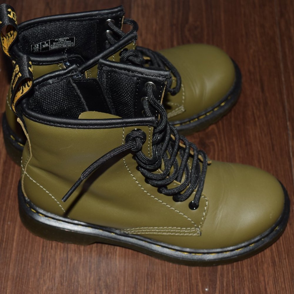 Kids Dr. Martens Boots Olive